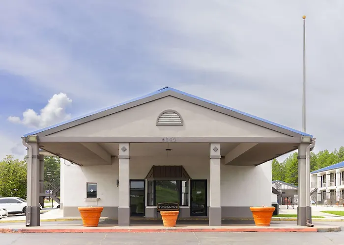 Cheap hotel: Motel 6 Nacogdoches, Tx